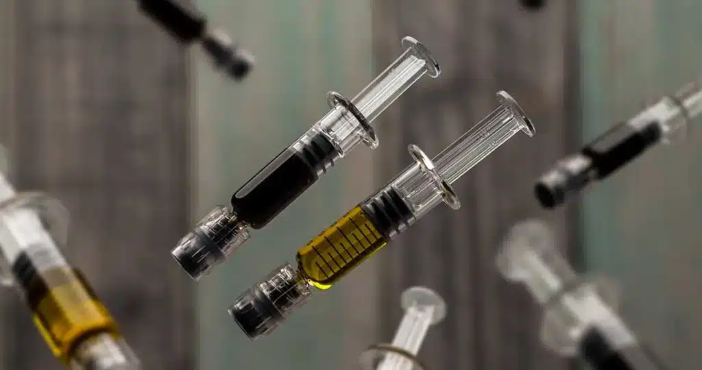 Read more about the article RSO vs. Distillate: Understanding the Differences and Choosing the Right Cannabis Extract